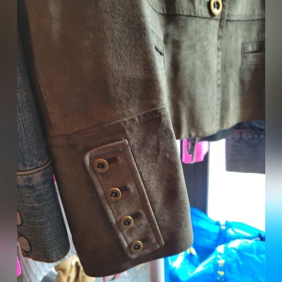 Suede jacket, size 6 - Picture 7 of 8